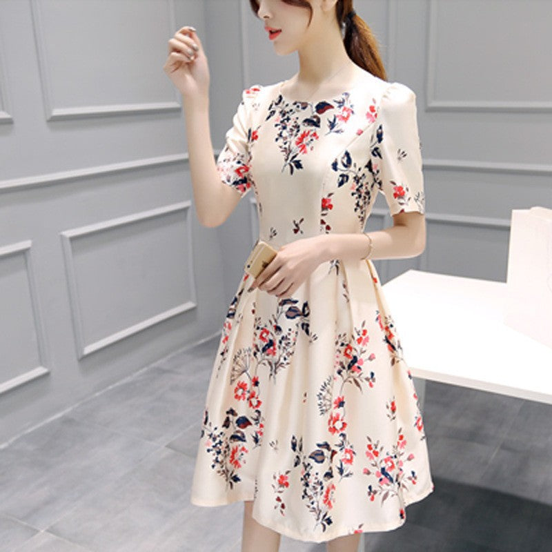 Chic Korean-Style Mid-Length Dress with Three-Quarter SleevesFitted A-Line Silhouette Elegant Layered Base Dress for Women